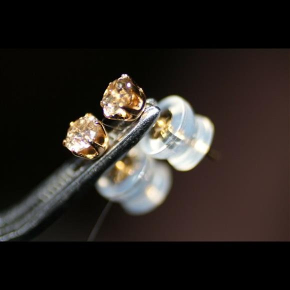 18k yellow gold earrings 750 diamond .46ct studs yellow theopaloutlet video - Picture 7 of 9